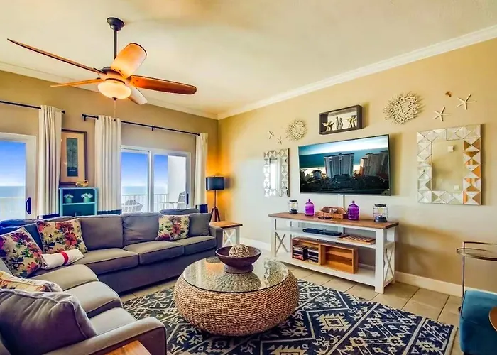 Holiday home Gorgeous Beachfront Shared Pool And Access
