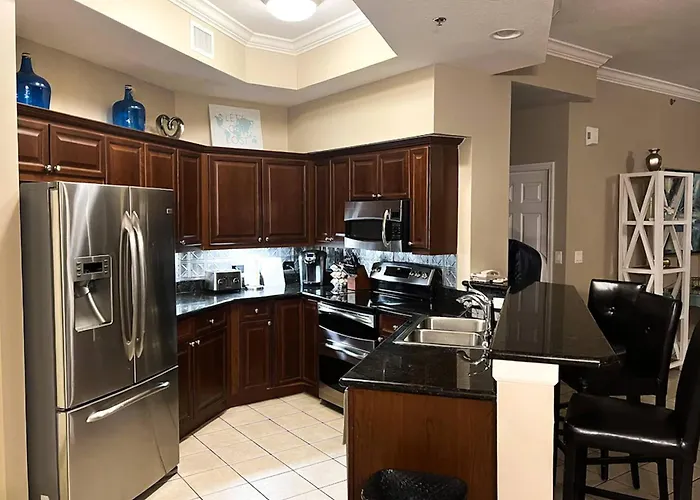 Gorgeous Beachfront Shared Pool And Access *