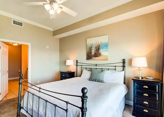 Gorgeous Beachfront Shared Pool And Access Gulf Shores