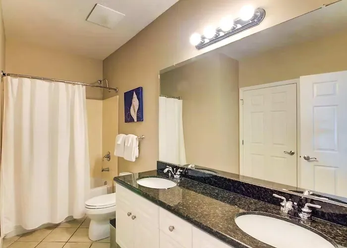 Gorgeous Beachfront Shared Pool And Access *